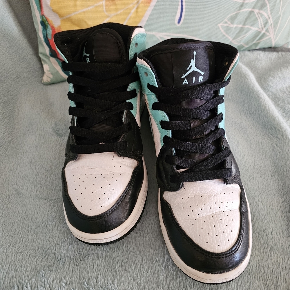 Air Jordan 1 Mid Basketball Shoes In Tropical Twist Youth Size 4.5 - Picture 9 of 14